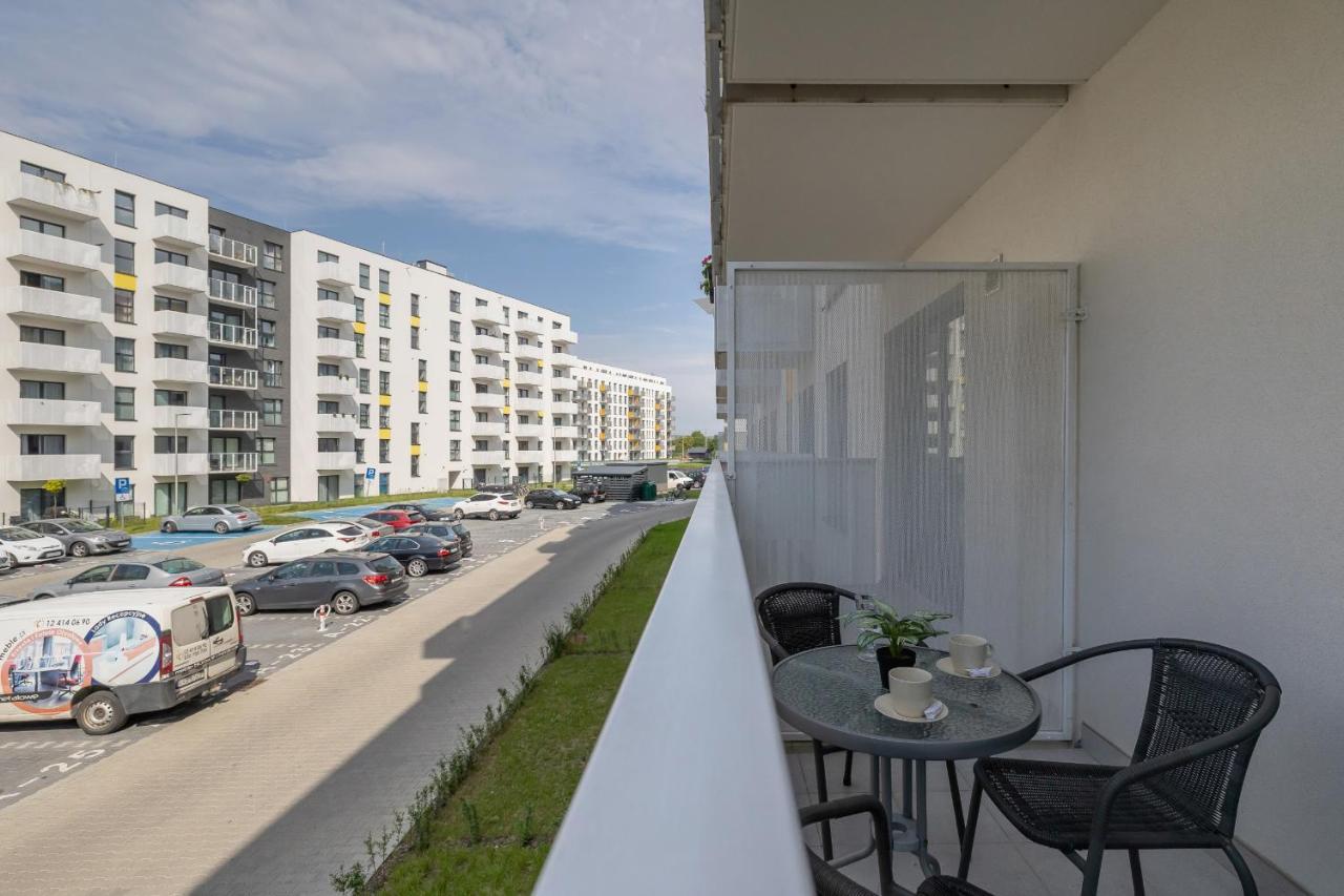 Comfy Apartment Pachonskiego With Parking In Krakow By Noclegi Renters Exterior foto